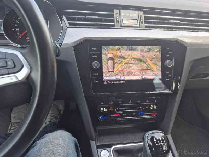 Volkswagen Passat 2,0   110KW r 2022 Business, manuál - foto 14