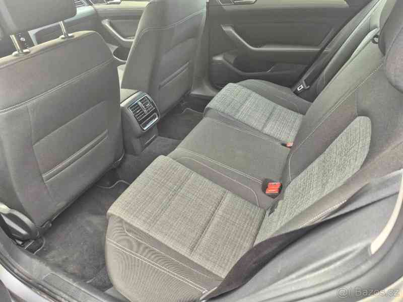 Volkswagen Passat 2,0   110KW r 2022 Business, manuál - foto 13