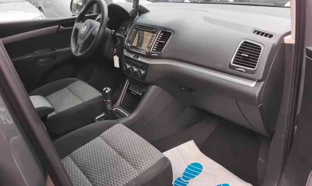 Volkswagen Sharan 2,0TDI Trendline 103kw - foto 12