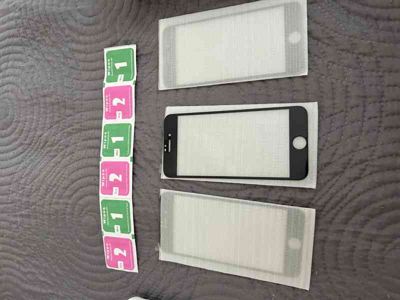 Sklo na dislej Apple Iphone 7,8, SE 2022 - 50 Kč - foto 2