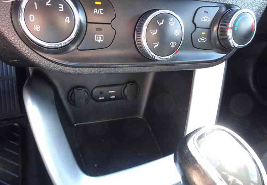 Kia Ceeď 1.4i Combi r.v.2015 (73 kw) Koupeno v ČR - foto 9