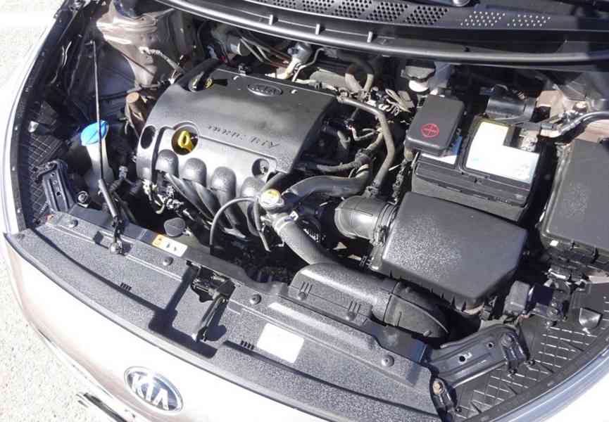 Kia Ceeď 1.4i Combi r.v.2015 (73 kw) Koupeno v ČR - foto 15