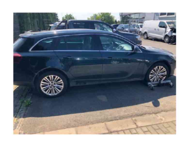 OPEL INSIGNIA, r. 2013 (akt. nepojízdné, ale opravitelné) - foto 9