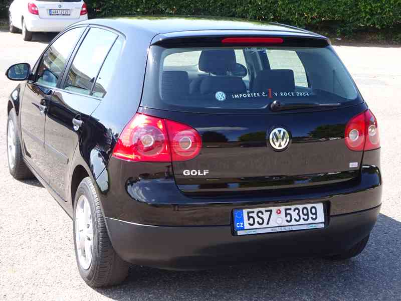 VW Golf 1.4i r.v.2005 (55 kw) 1.MAJITEL (43 000 KM) - foto 4