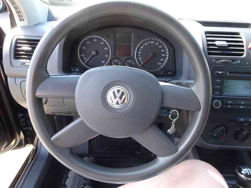 VW Golf 1.4i r.v.2005 (55 kw) 1.MAJITEL (43 000 KM) - foto 10