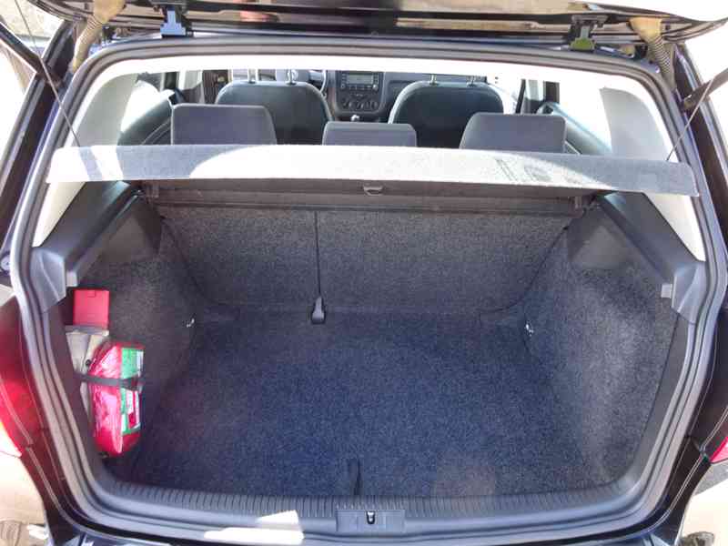 VW Golf 1.4i r.v.2005 (55 kw) 1.MAJITEL (43 000 KM) - foto 13