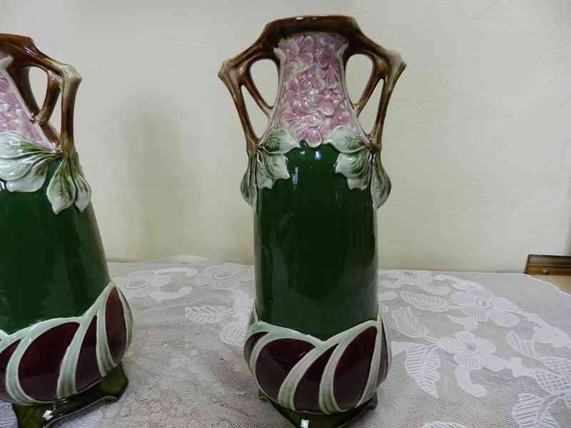 Krásné secesní malované párové Vázy Majolika Eichwald - foto 2