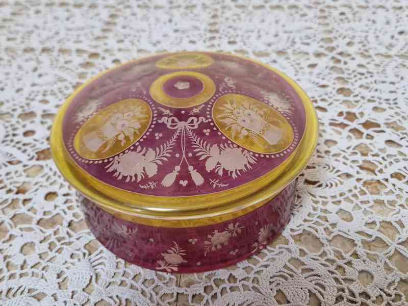 Luxusní bohatě broušená Dóza s lazurou - foto 3