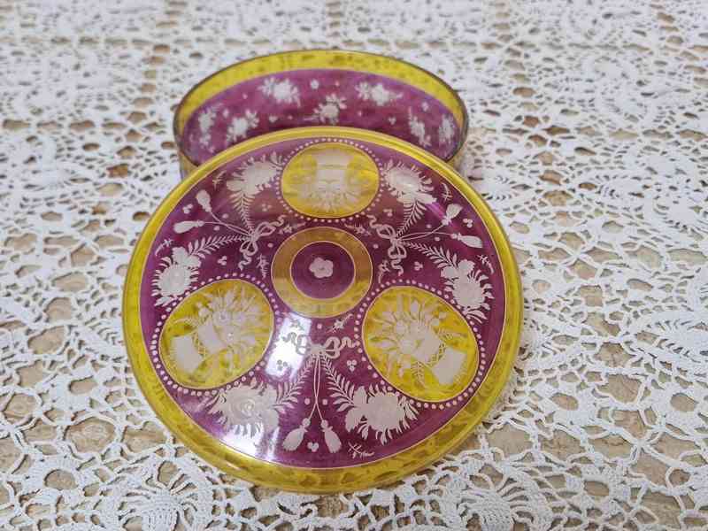 Luxusní bohatě broušená Dóza s lazurou - foto 4