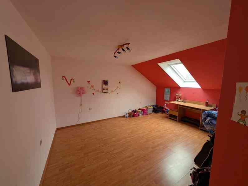 Prodej domu 5+1, obytná plocha 140 m², pozemek 215 m² - foto 32