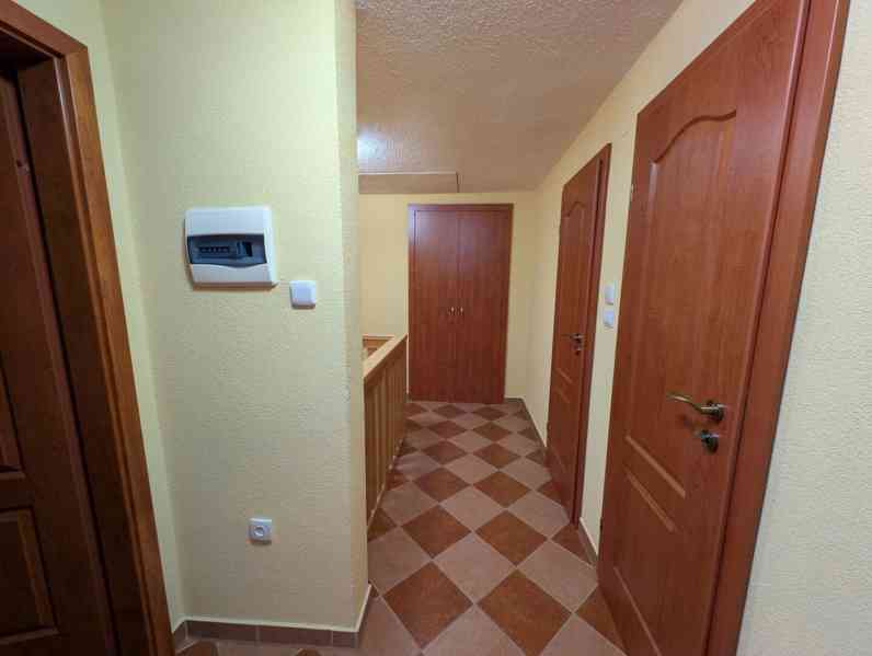 Prodej domu 5+1, obytná plocha 140 m², pozemek 215 m² - foto 27