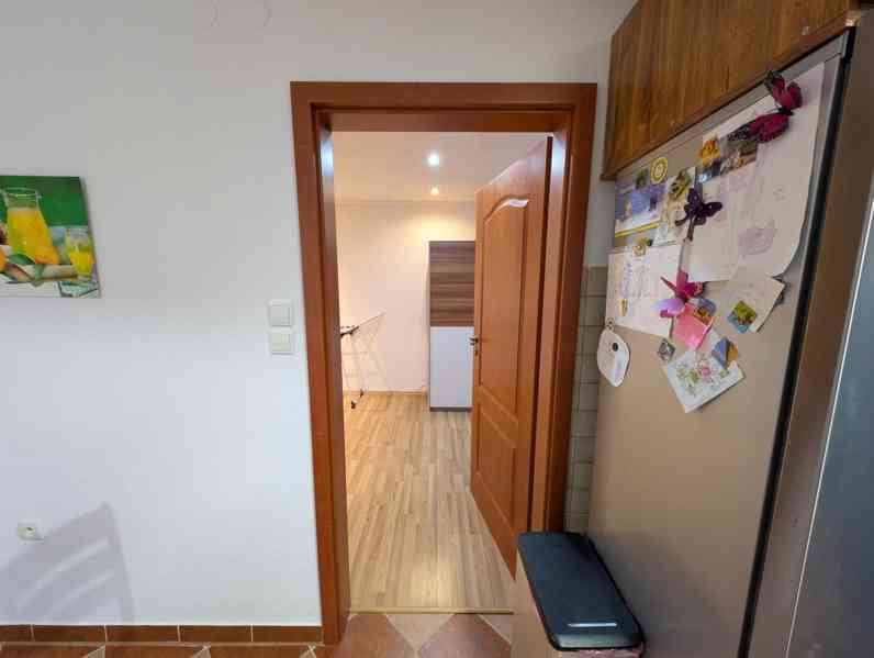 Prodej domu 5+1, obytná plocha 140 m², pozemek 215 m² - foto 4