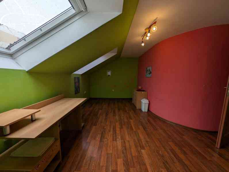 Prodej domu 5+1, obytná plocha 140 m², pozemek 215 m² - foto 36