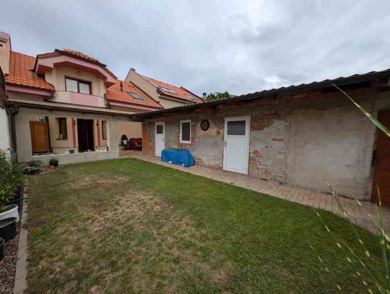 Prodej domu 5+1, obytná plocha 140 m², pozemek 215 m² - foto 17