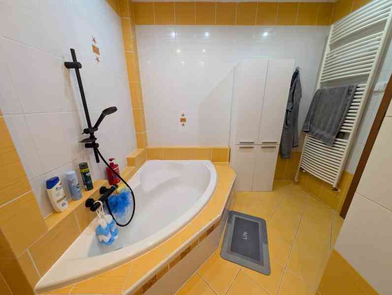 Prodej domu 5+1, obytná plocha 140 m², pozemek 215 m² - foto 11