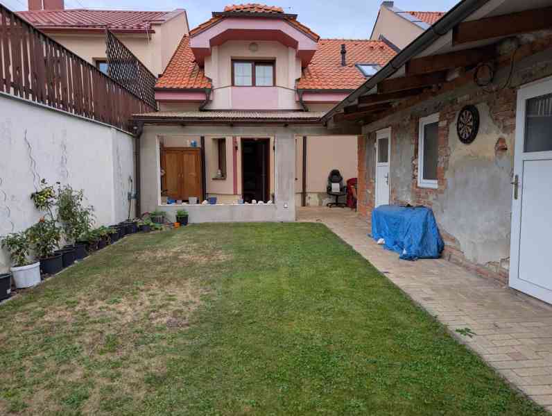 Prodej domu 5+1, obytná plocha 140 m², pozemek 215 m² - foto 16
