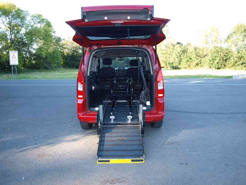 Auto pro ZTP/OZP – vozíčkáře: koupím - foto 1