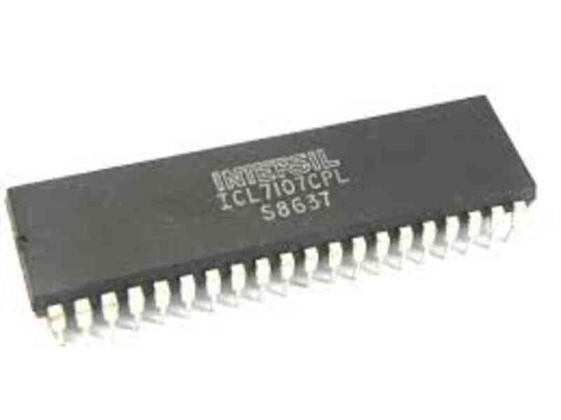 ICL7107 - voltmetr s LED