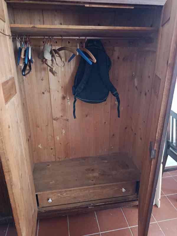 Starý nábytek - foto 6