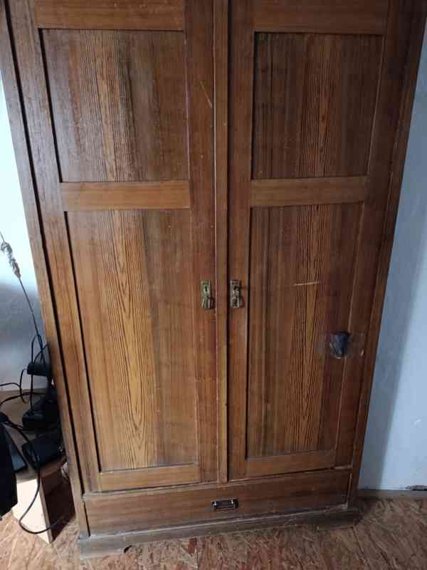 Starý nábytek - foto 2