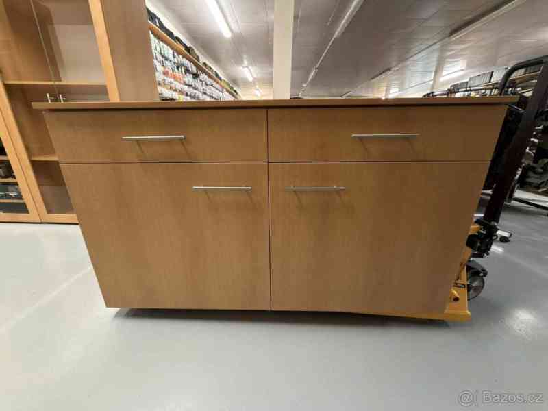 Prodám prodejní stůl dekor DUB - foto 4