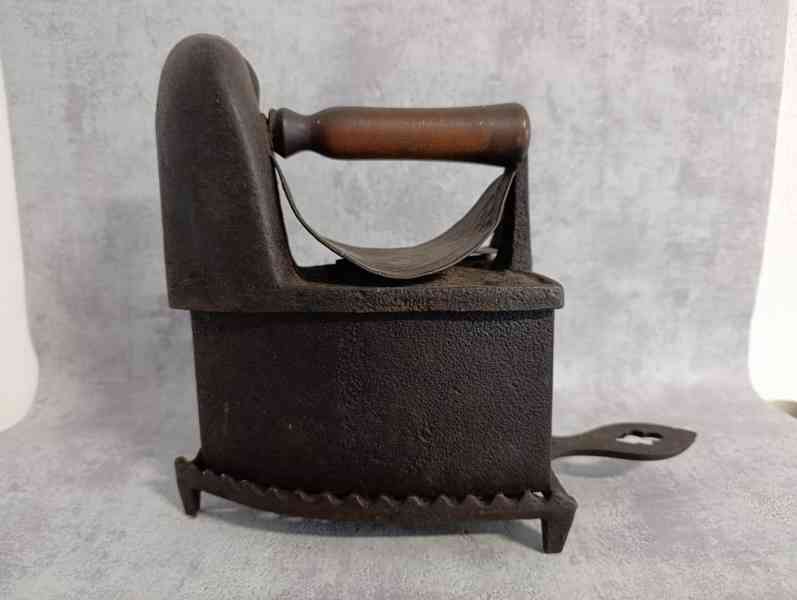 Značená německá velmi stará komínová žehlička (2x svastika) - foto 6