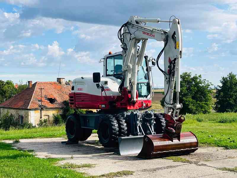 Kolové rypadlo Takeuchi TB295W (Možnost leasingu) - foto 6