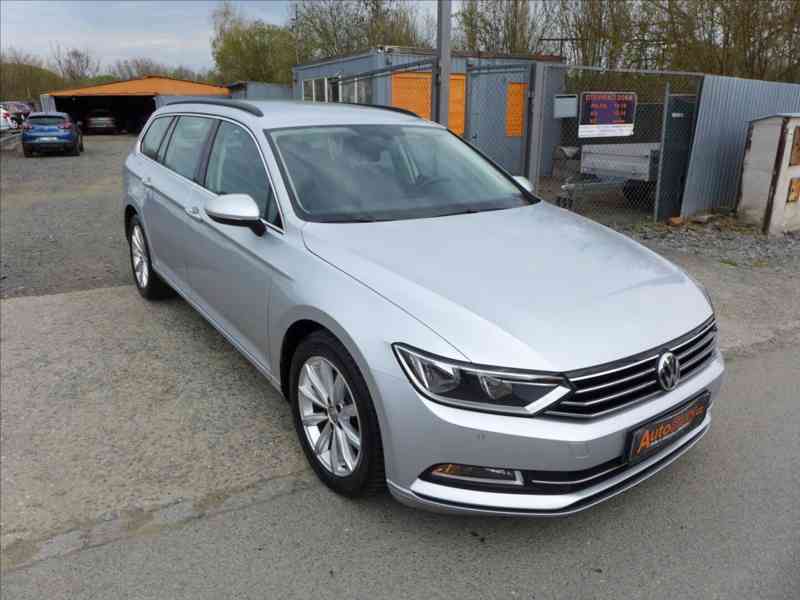 Volkswagen Passat 2,0 TDI 110KW NAVI 1.MAJITEL - foto 2