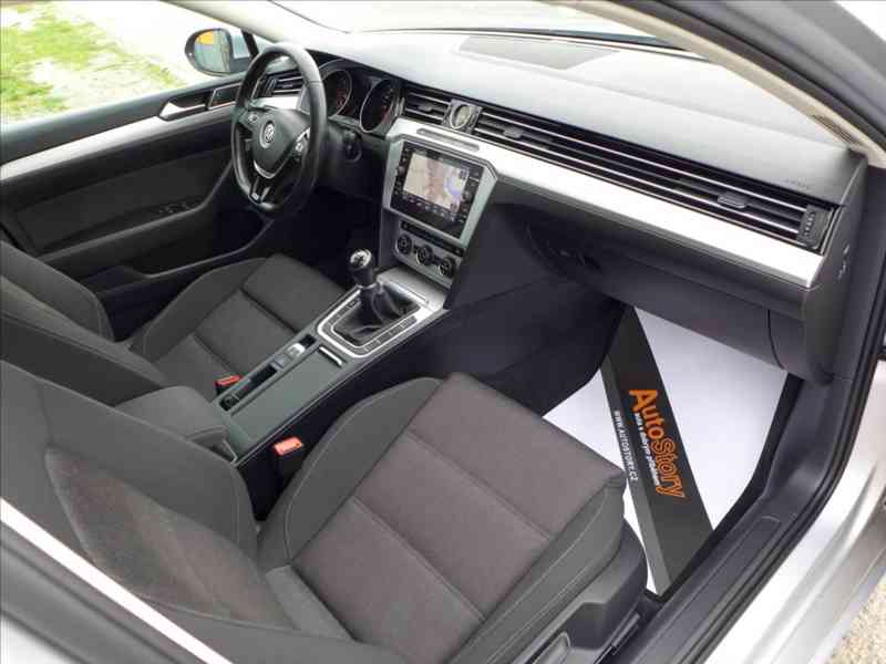 Volkswagen Passat 2,0 TDI 110KW NAVI 1.MAJITEL - foto 10