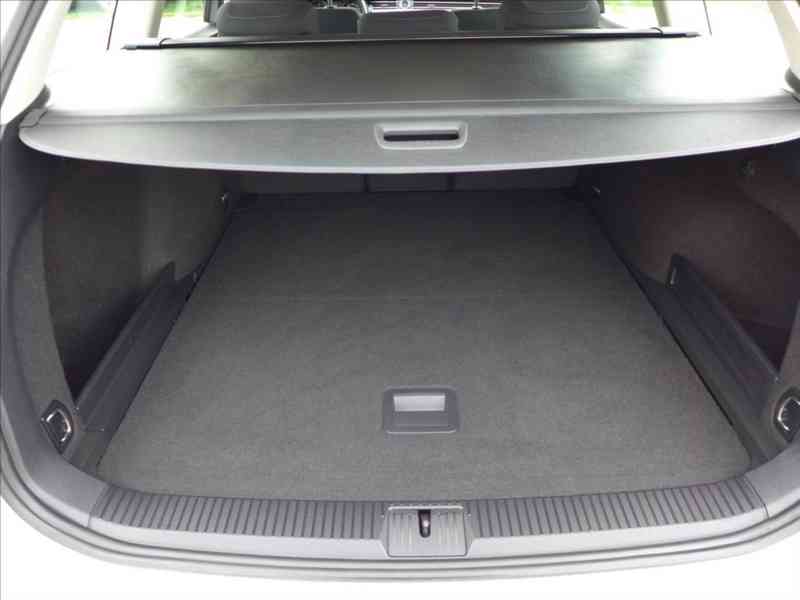 Volkswagen Passat 2,0 TDI 110KW NAVI 1.MAJITEL - foto 8