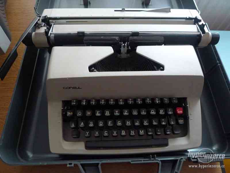 Kufříkový psací stroj - foto 2