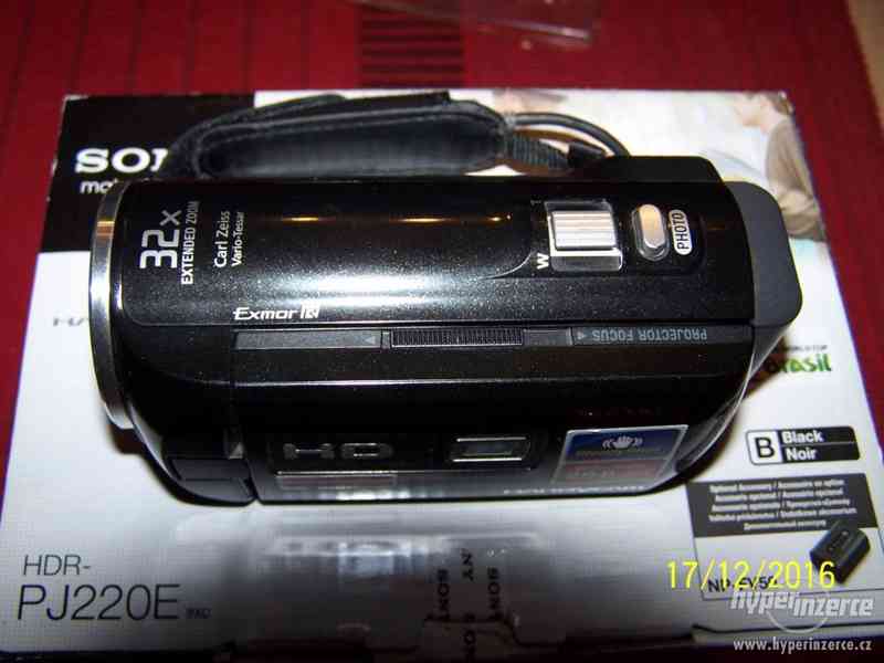 Videokamera SONY PJ220E s kartou 64GB - foto 2
