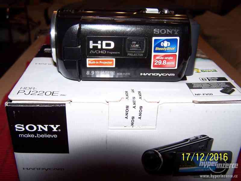 Videokamera SONY PJ220E s kartou 64GB - foto 3