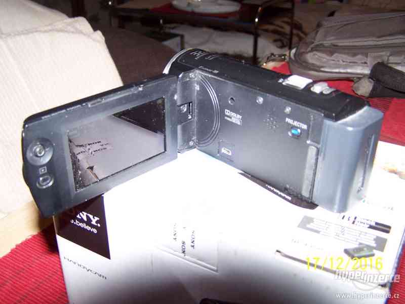Videokamera SONY PJ220E s kartou 64GB - foto 4