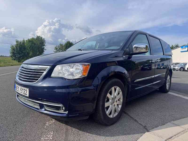Chrysler Town Country 3,6 Limited 2xDVD Šíbr 2012 - foto 6