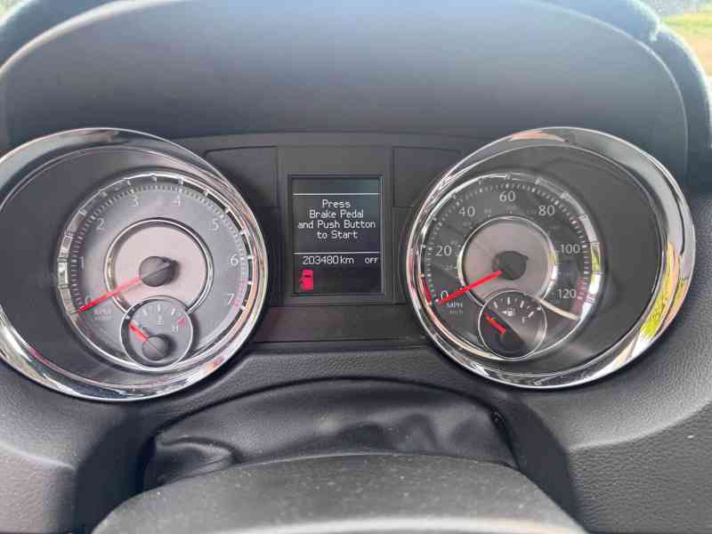 Chrysler Town Country 3,6 Limited 2xDVD Šíbr 2012 - foto 18