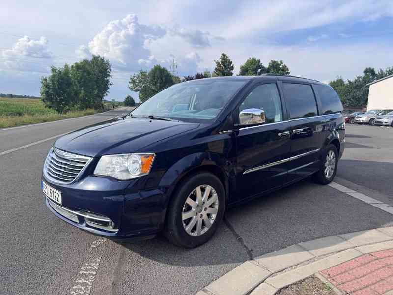 Chrysler Town Country 3,6 Limited 2xDVD Šíbr 2012 - foto 2