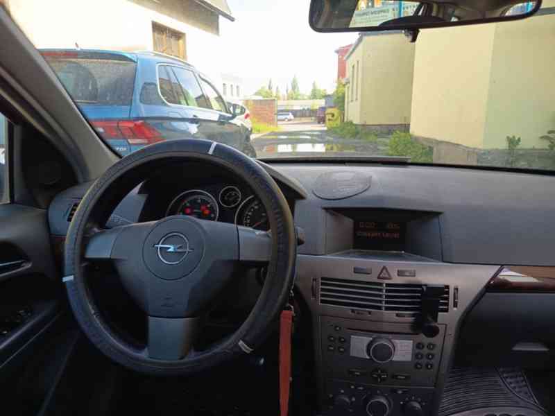 OPEL Astra caravan 1,7CDI Elegance - foto 17