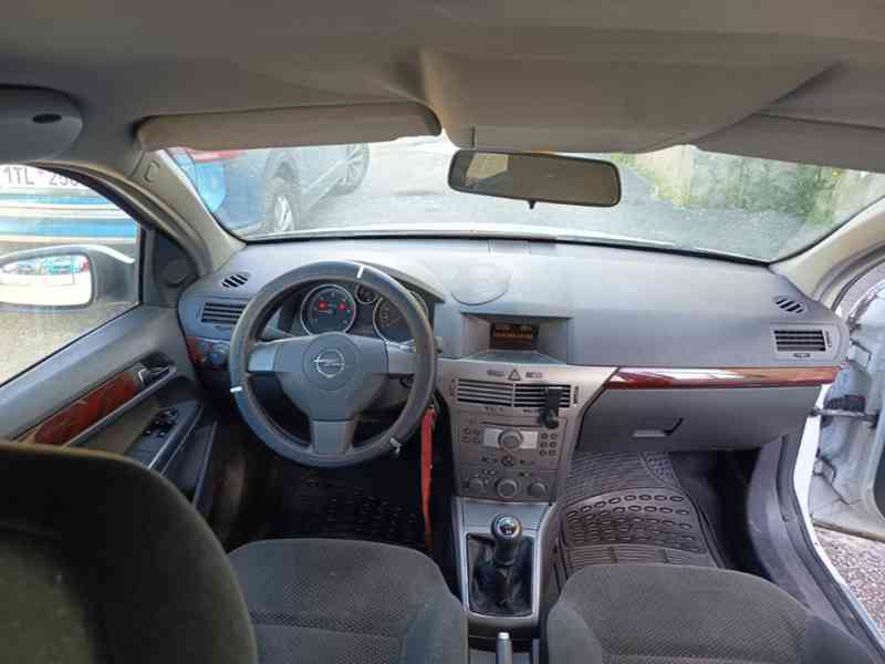 OPEL Astra caravan 1,7CDI Elegance - foto 18