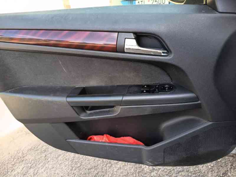 OPEL Astra caravan 1,7CDI Elegance - foto 19
