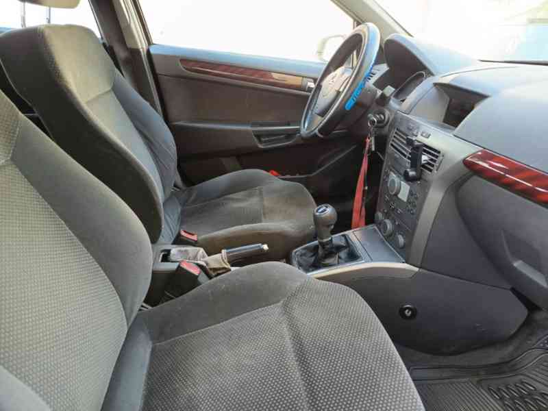 OPEL Astra caravan 1,7CDI Elegance - foto 13