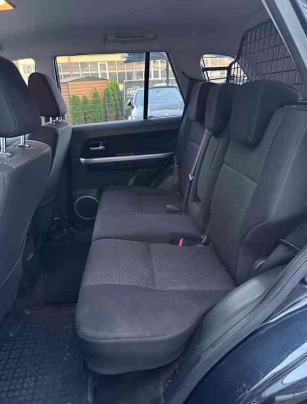Suzuki Grand Vitara 2.0i Club benzín 103kw - foto 18