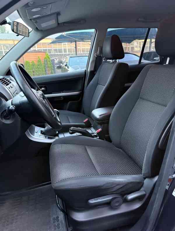 Suzuki Grand Vitara 2.0i Club benzín 103kw - foto 15