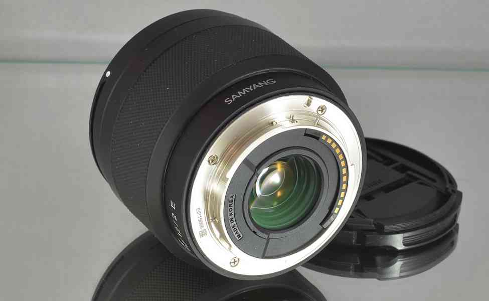 pro SONY E-SAMYANG AF 12mm 1:2.0 AF širokoúhlý  - foto 6