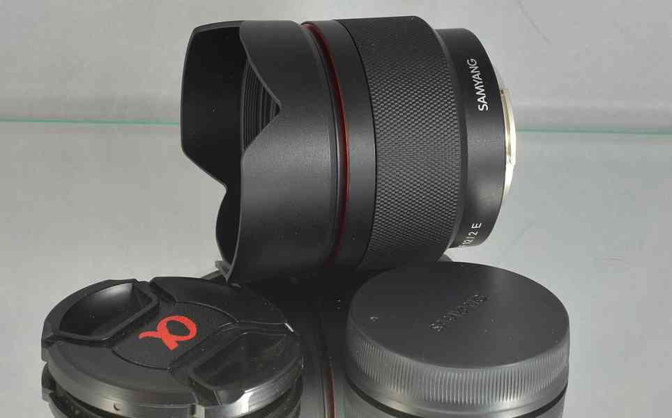 pro SONY E-SAMYANG AF 12mm 1:2.0 AF širokoúhlý  - foto 4