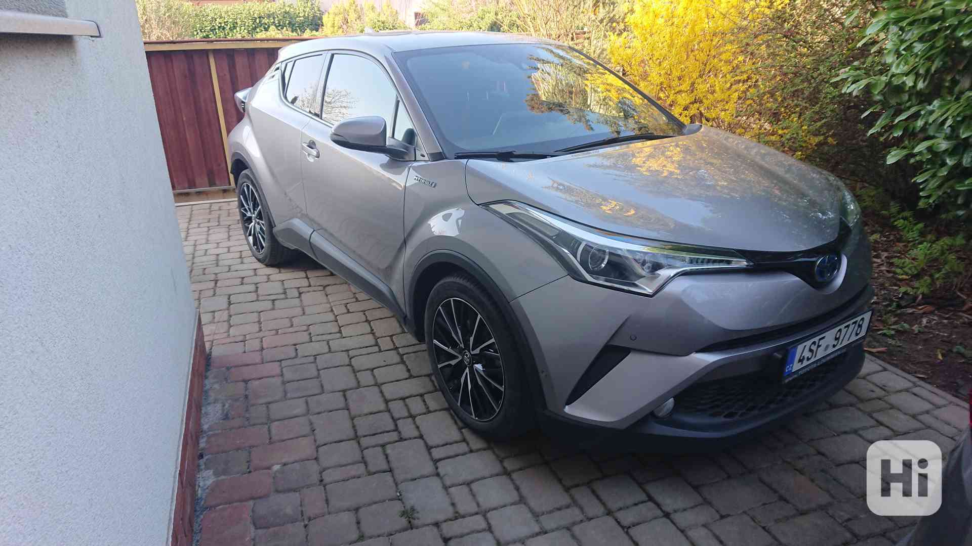 Prodám Toyotu C-HR 1.8 Hybrid - foto 1