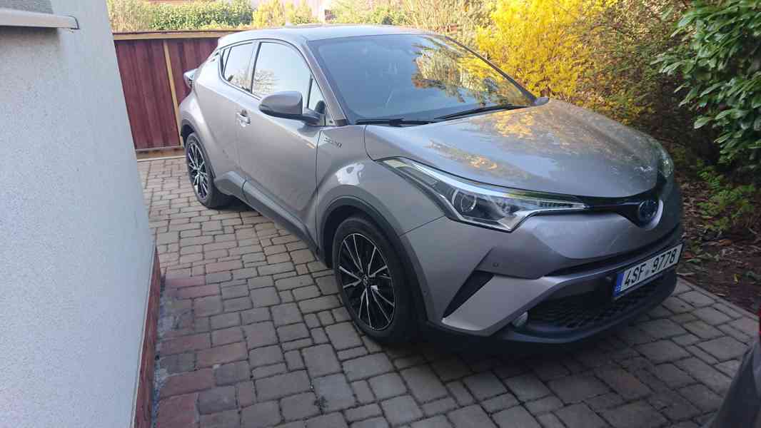 Prodám Toyotu C-HR 1.8 Hybrid - foto 1