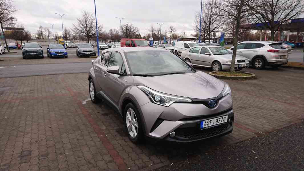 Prodám Toyotu C-HR 1.8 Hybrid - foto 2