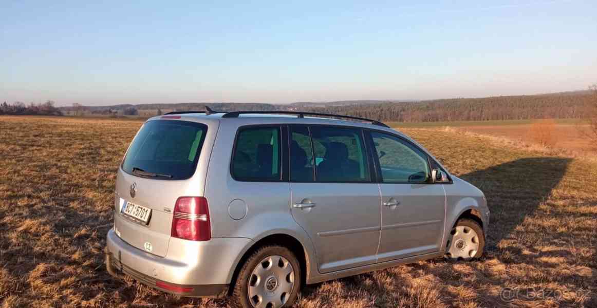 Volkswagen Touran 1,9 TDI DSG nová STK - foto 2