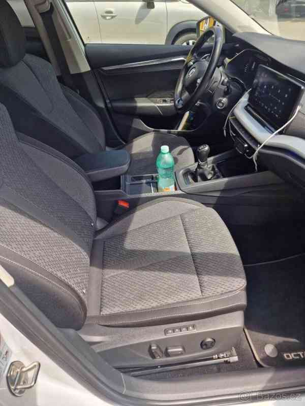 Škoda Octavia 2,0   TDI First Edition Matrix - foto 12